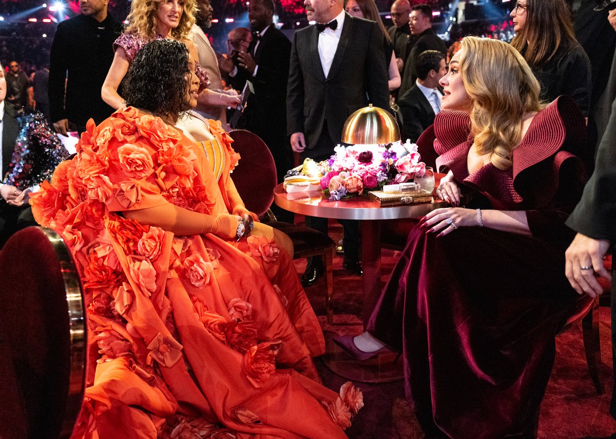 RecordingAcad's tweet photo. That moment when you, a Queen, come across another Queen, and discuss how best to maximize your joint slay. 👑 #GRAMMYs https://t.co/FTPLIL9WQH
