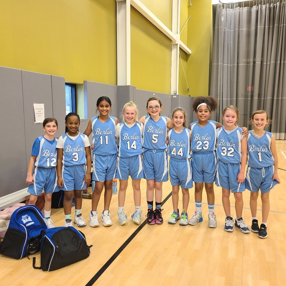 That’s a wrap on the regular season for our <a href="/ladybearsbbk/">Berlin Lady Bears Basketball</a> travel teams, and a lot of growth, development, &amp; great things out of our future Lady Bears! Best of luck in the COBA post-season tournament the next two weeks! 💪🏻🐻🏀 <a href="/Todd_spinner/">OlentangyBerlinBears</a> <a href="/BerlinBearsAD/">Olentangy Berlin High School Athletic Dept</a> #ClawsUp #FutureIsBright