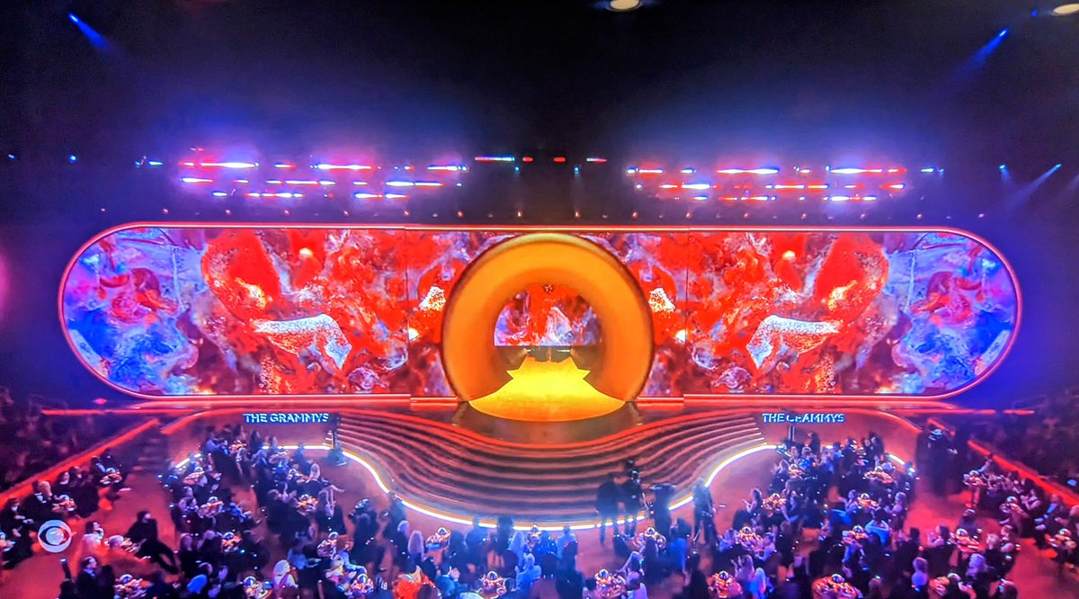 Amazing to see <a href="/refikanadol/">Refik Anadol</a>’s art at the Grammys!!! Last year <a href="/ThankYouX/">ThankYouX</a> designed their first NFT 🤩. LFG 🚀