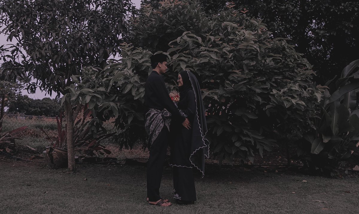 oharieff's tweet photo. After 6 years,ok kot..pengantin request nk retro2 gitu. https://t.co/gp1NqDayDA