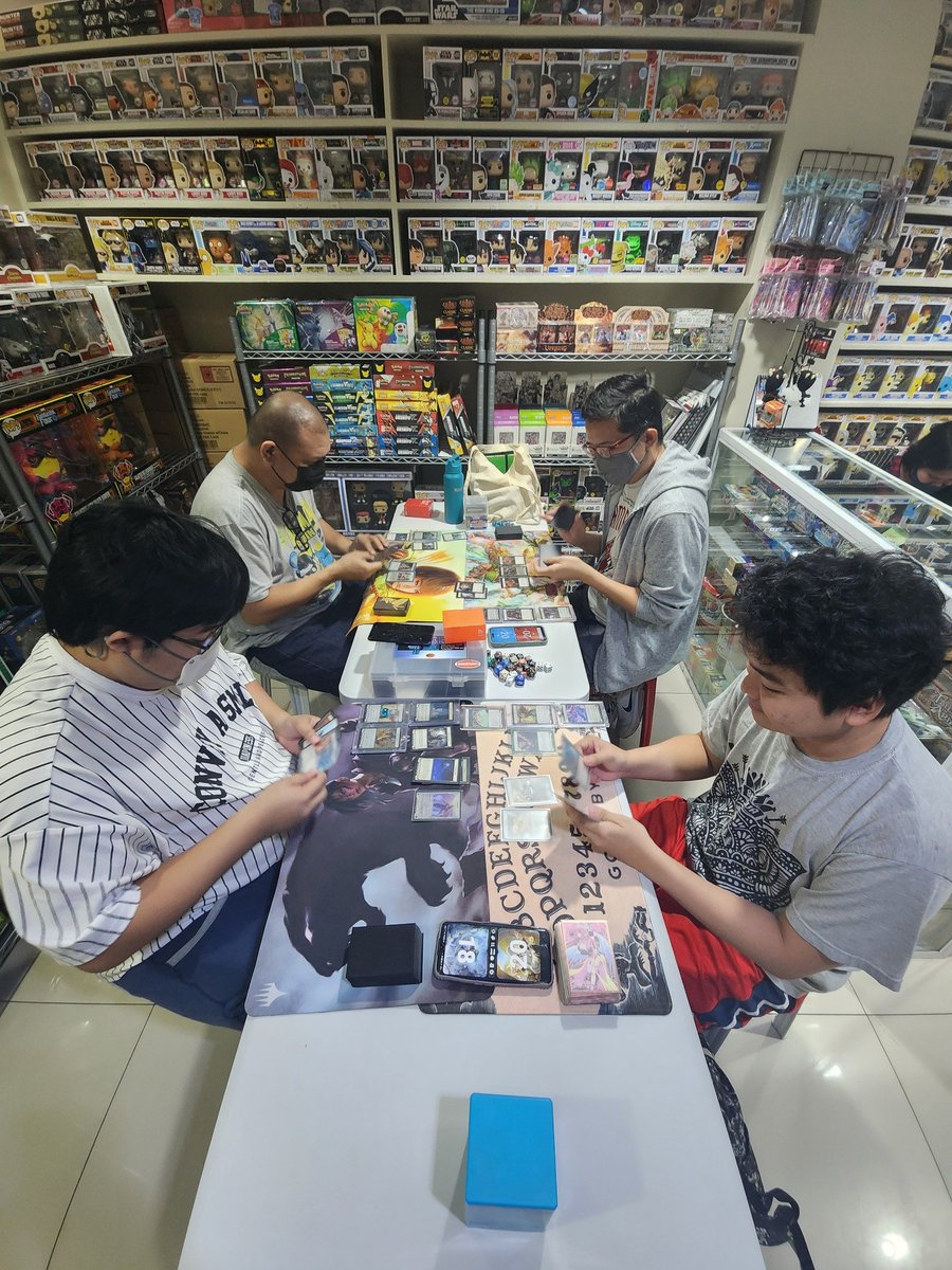 SubmitaBrew's tweet photo. Our Second Armory Blitz Event!

We got 4 players to join us

1 Iyslander
1 Rhinar
1 Bravo
1 Prism

Rhinar took this one down by Smashing Intimidation!

Congratulations again to Johann for winning back to back Armories! https://t.co/Whf9YIJO7L