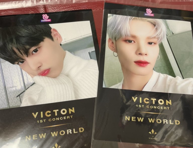 dimpleprince__'s tweet photo. 빅톤굿즈 택배비 + 5000원 이내 로 가져 가실 분~
(물품에 따로 네고 완전 가능) 
비공식 최병찬 임세준 슬로건도 있구요 공굿 가져가시면 넣어드릴게요!! 
콘서트 dvd 구)빅키봉도 있어요 
그밤때 최병찬 도한세 허찬 공방포카도 있습니다

#빅톤 #빅톤포카 #빅톤굿즈 https://t.co/G0qyiJtFpy