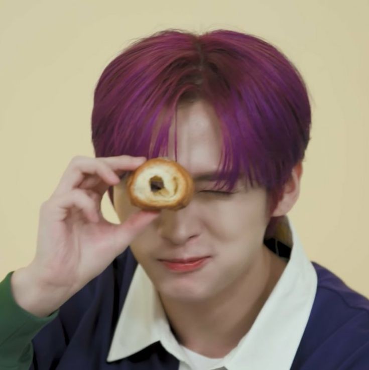 sgminart's tweet photo. Minsung¡ au: Strawberry Pie 🍰

Onde Jisung não conseguia dizer "não" para o novato que vendia tortas de morango.

ou 

Onde minho continuava vendendo suas tortas apenas pelo menino do sorriso bonito. https://t.co/bB62r47wlZ