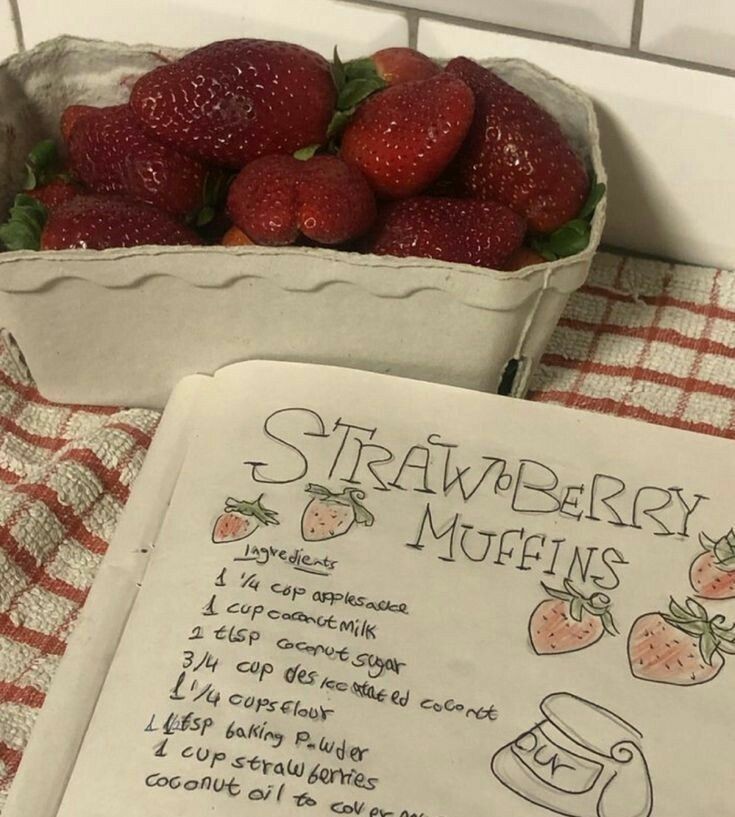 sgminart's tweet photo. Minsung¡ au: Strawberry Pie 🍰

Onde Jisung não conseguia dizer "não" para o novato que vendia tortas de morango.

ou 

Onde minho continuava vendendo suas tortas apenas pelo menino do sorriso bonito. https://t.co/bB62r47wlZ