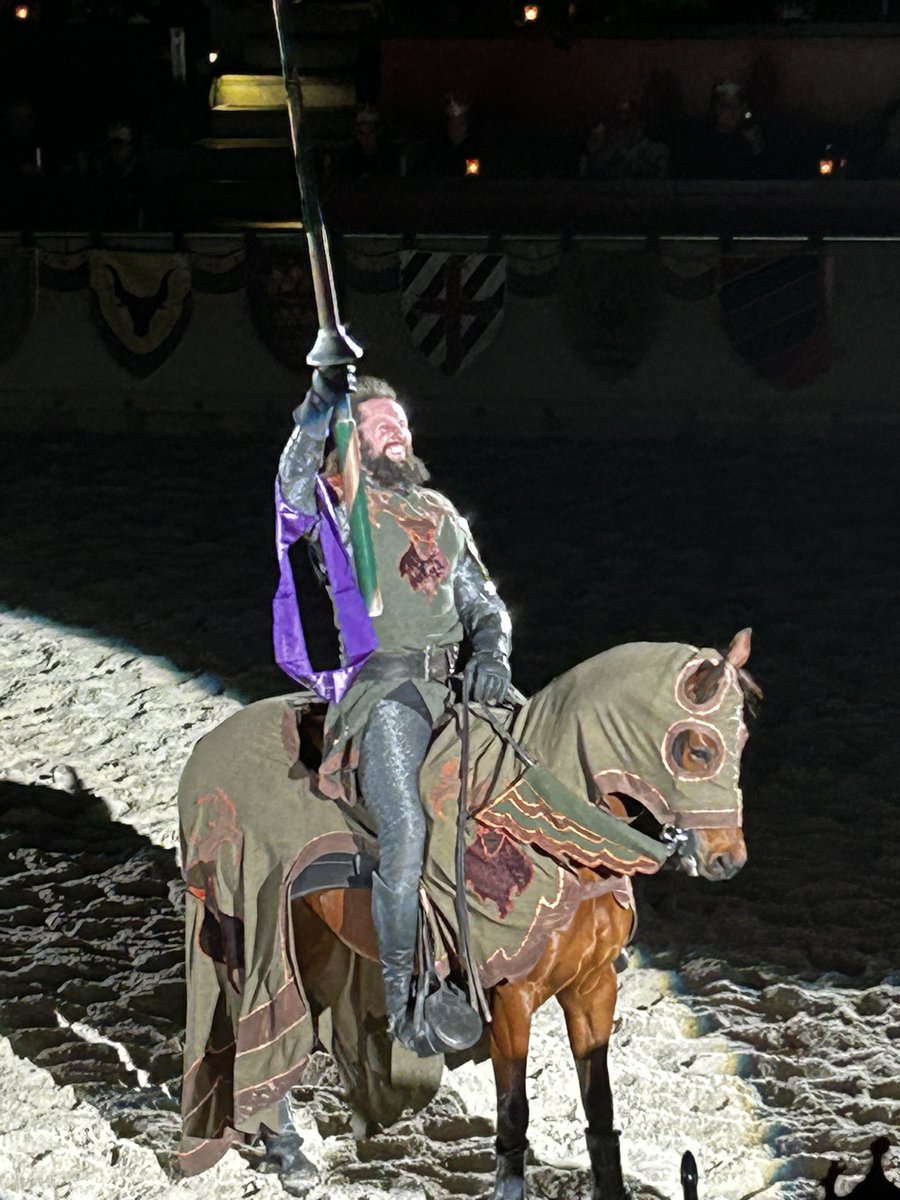 ktlong304's tweet photo. Our Knight won. https://t.co/6W0UHgq8lH