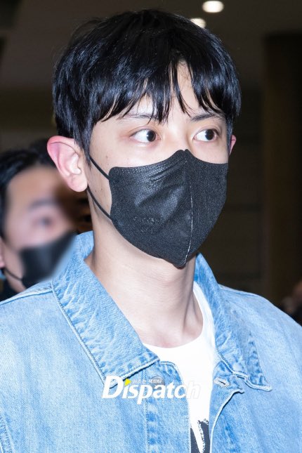 PyrokinesisBR's tweet photo. [#NEWSPIC] 06.02.23 Aeroporto de Incheon - Chanyeol.

#CHANYEOL #찬열 #EXO #엑소 @weareoneEXO https://t.co/IbhQJf8XLb