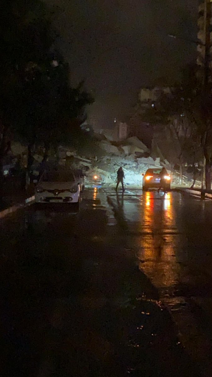 #adanadeprem hayal park civarı bir apartman yıkılmış Allah'ım sen koru