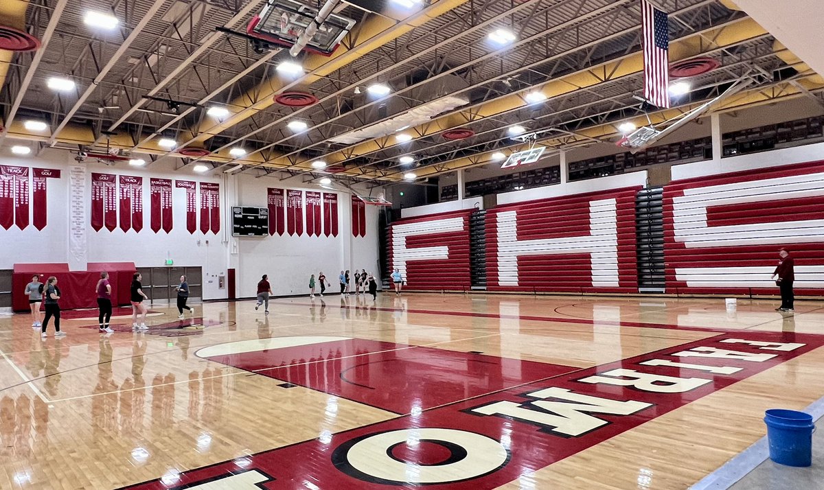 CardFastpitch's tweet photo. Another great night of Open Gym https://t.co/wxb1VE5XVs