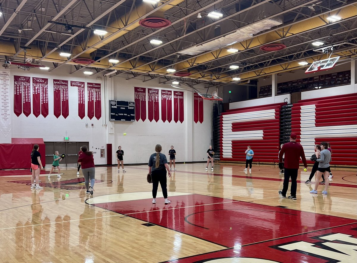 CardFastpitch's tweet photo. Another great night of Open Gym https://t.co/wxb1VE5XVs