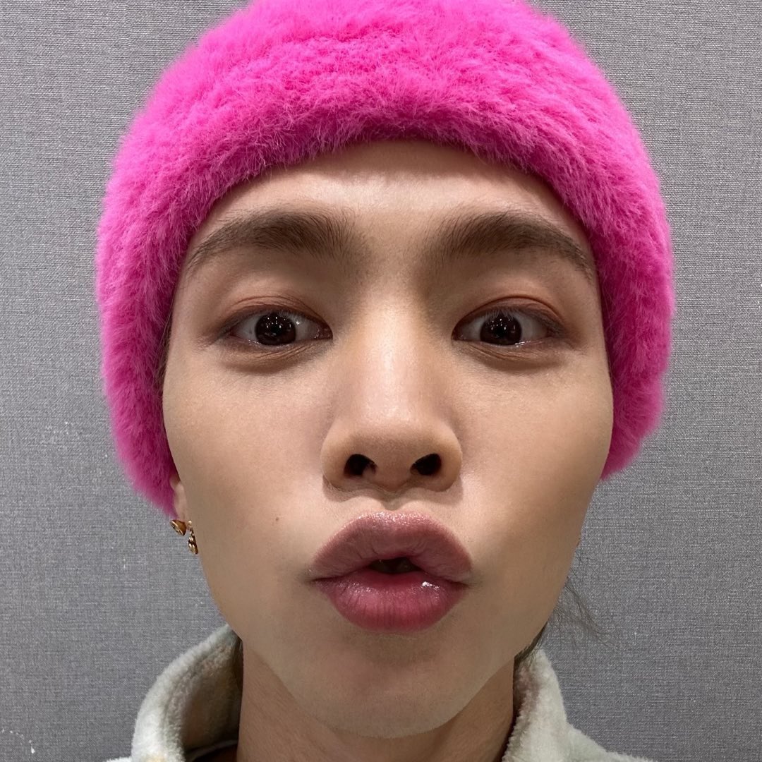 SuhJflower's tweet photo. 🥰🥰🥰 https://t.co/DVglX6NfFl