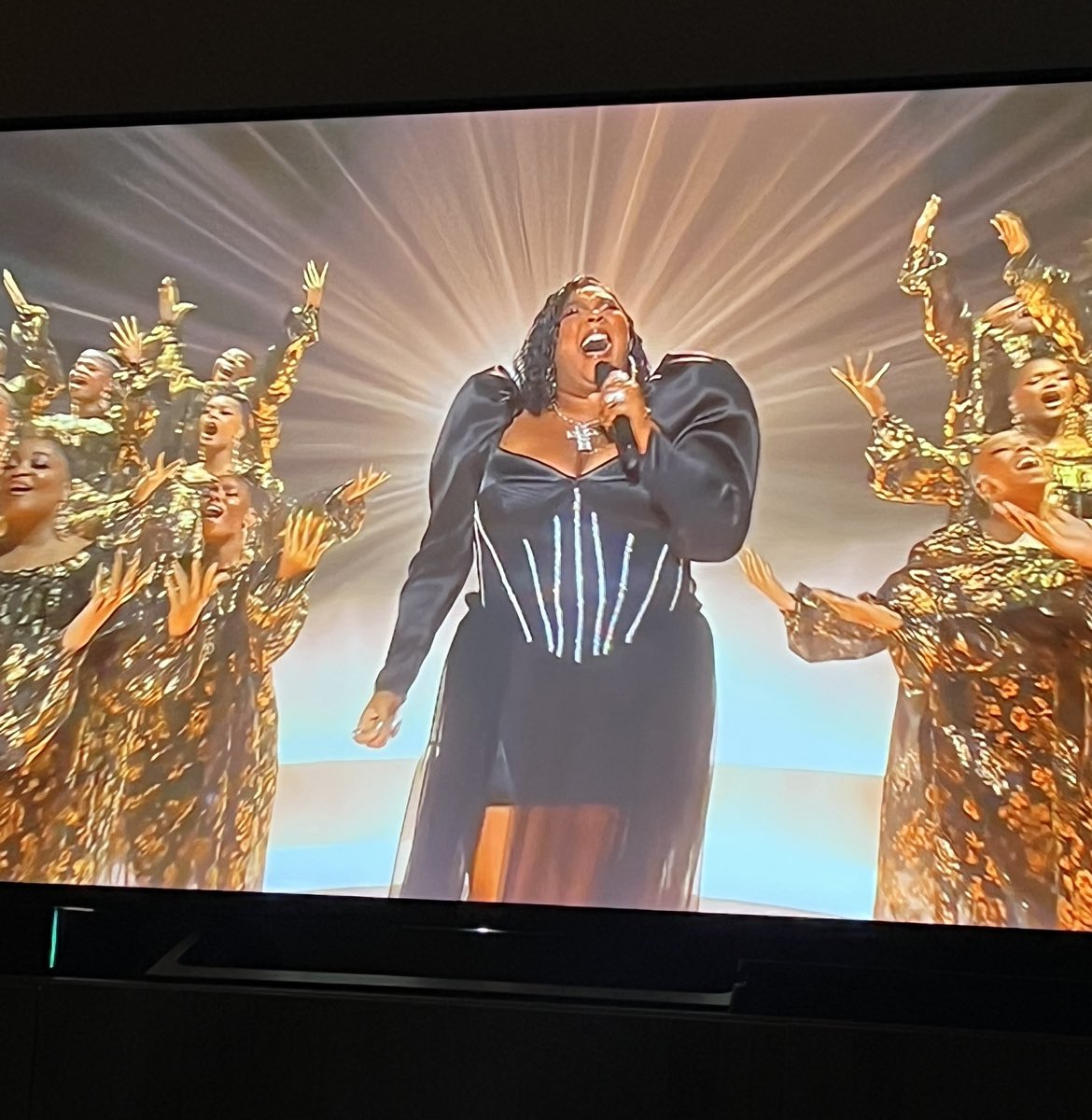 MeghanMilissa's tweet photo. A religious experience truly #grammys https://t.co/Txyg499Zwv