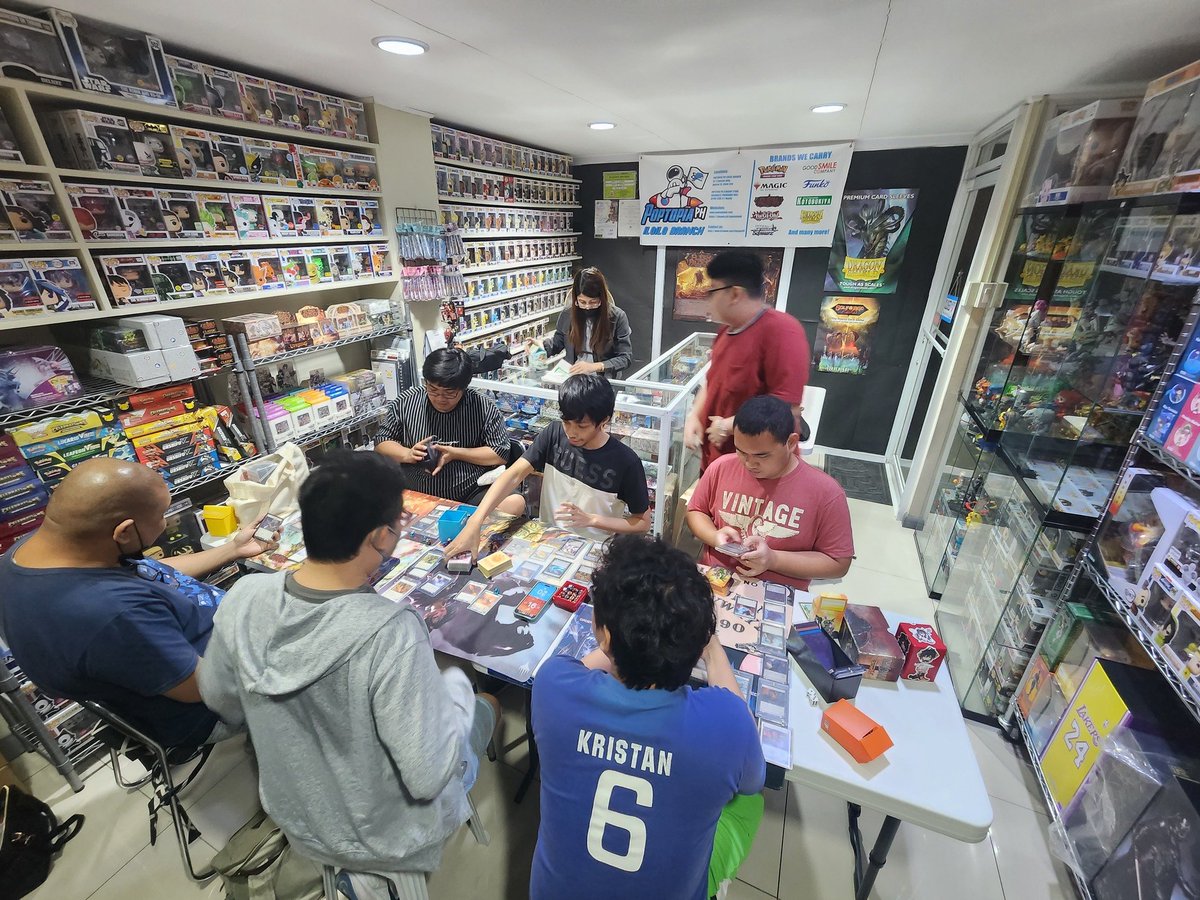 SubmitaBrew's tweet photo. Our Third Armory Blitz Event!

We grew from 4 players to 7 this week! 

1 Iyslander
1 Kano
1 Benji
1 Prism
2 Dromai
1 Lexi

I managed to win the Event after 4 rounds with Iyslander! https://t.co/UglpwX1Nd5