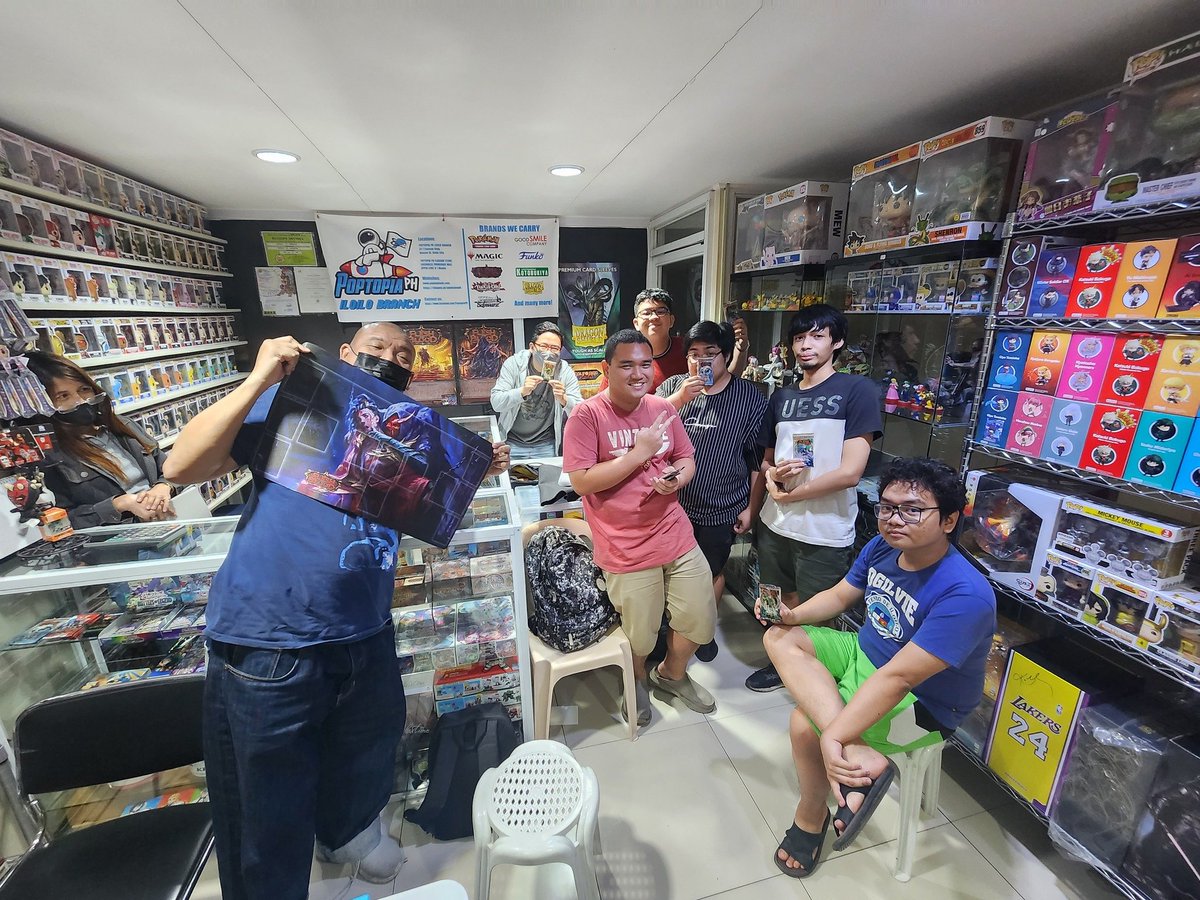 SubmitaBrew's tweet photo. Our Third Armory Blitz Event!

We grew from 4 players to 7 this week! 

1 Iyslander
1 Kano
1 Benji
1 Prism
2 Dromai
1 Lexi

I managed to win the Event after 4 rounds with Iyslander! https://t.co/UglpwX1Nd5