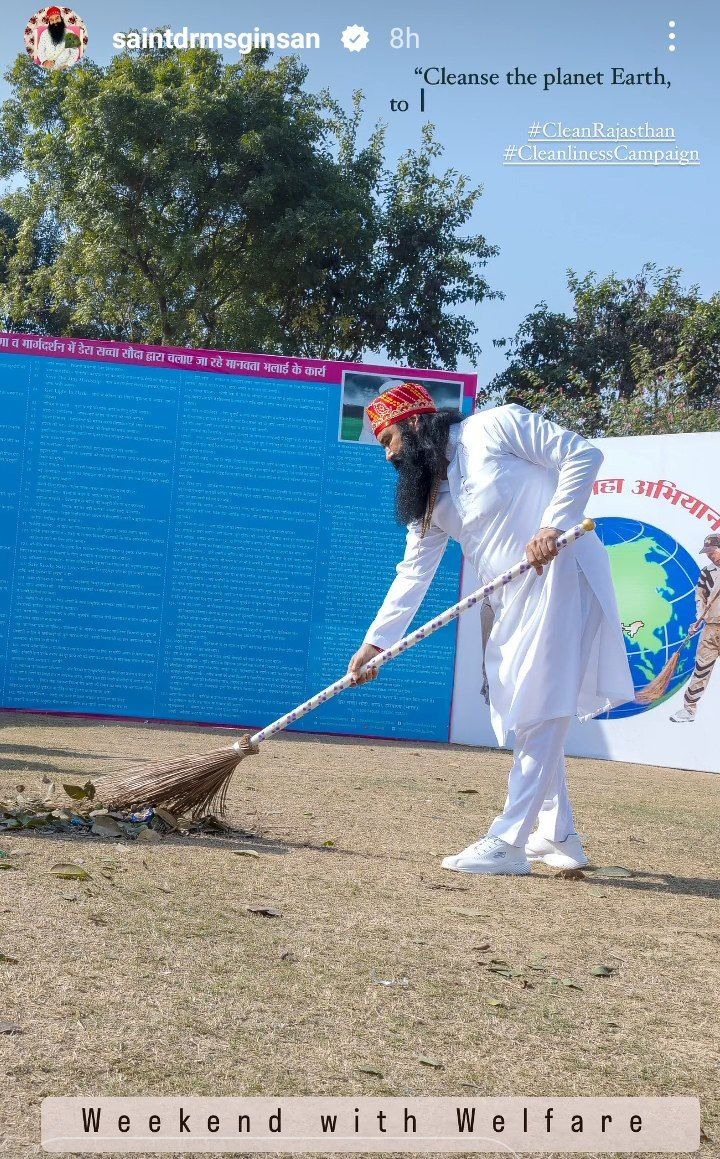 POOJAMAVI11's tweet photo. 🙏🙇🙇🙇🙏
#SafaiAbhiyanAtRajasthan
#WeekendInRajasthan
#GiftOfCleanliness
#IAmACleanlinessWarrior
#CleanRajasthan
#CleanlinessCampaign
#BabaRamRahim
#SaintDrGurmeetRamRahimSinghJi
#RamRahim
#SaintDrMSGInsan
#DeraSachaSauda https://t.co/moEb8uqjKL
