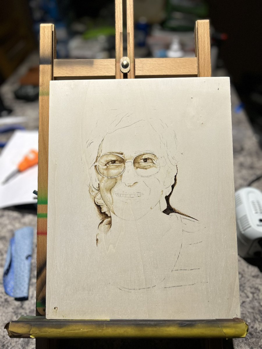 jason_baxtrom's tweet photo. Progress pictures of my latest wood burning #pyography #woodburning #art #portrait https://t.co/EE52VHh56C