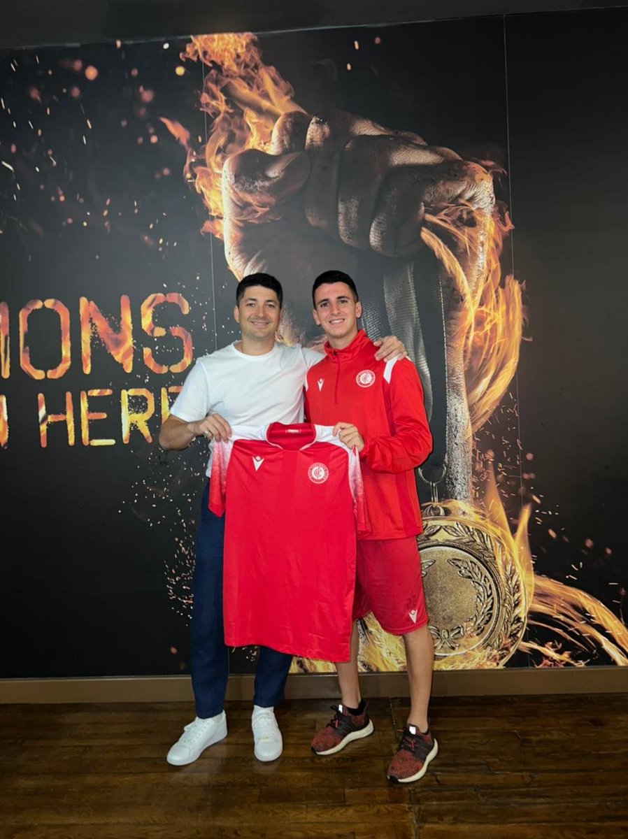 VSportsTM's tweet photo. 📌Lucas Patanelli era una joya en inferiores de Independiente 🟥
📌Se lo pelearon Barcelona-Real Madrid
📌Fue comparado con Lionel Messi
📌Se fue libre a Vélez
📌Pasó por🇺🇦
📌Volvió a 🇦🇷 para jugar en All Boys
📌Acaba de firmar en Dubai City FC, de 2° de 🇦🇪
📌Tiene apenas 22 años https://t.co/FG9QFbZsWh