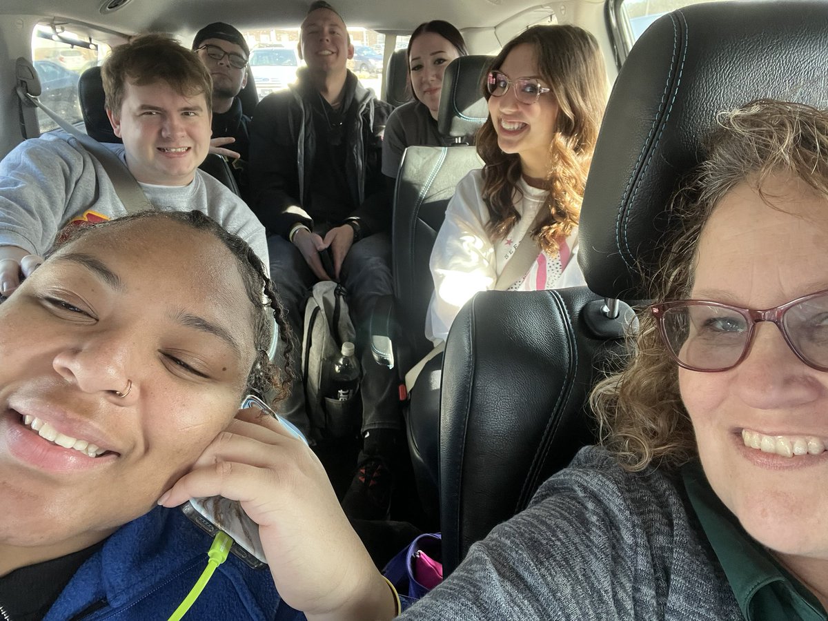 curry_41's tweet photo. Had the best time with @wsu_fsc at @TeamAFLV this weekend!! Can’t wait to spend this year working with these student leaders 💚🤘🏻 #RaiderUp https://t.co/YiWiO7T59z