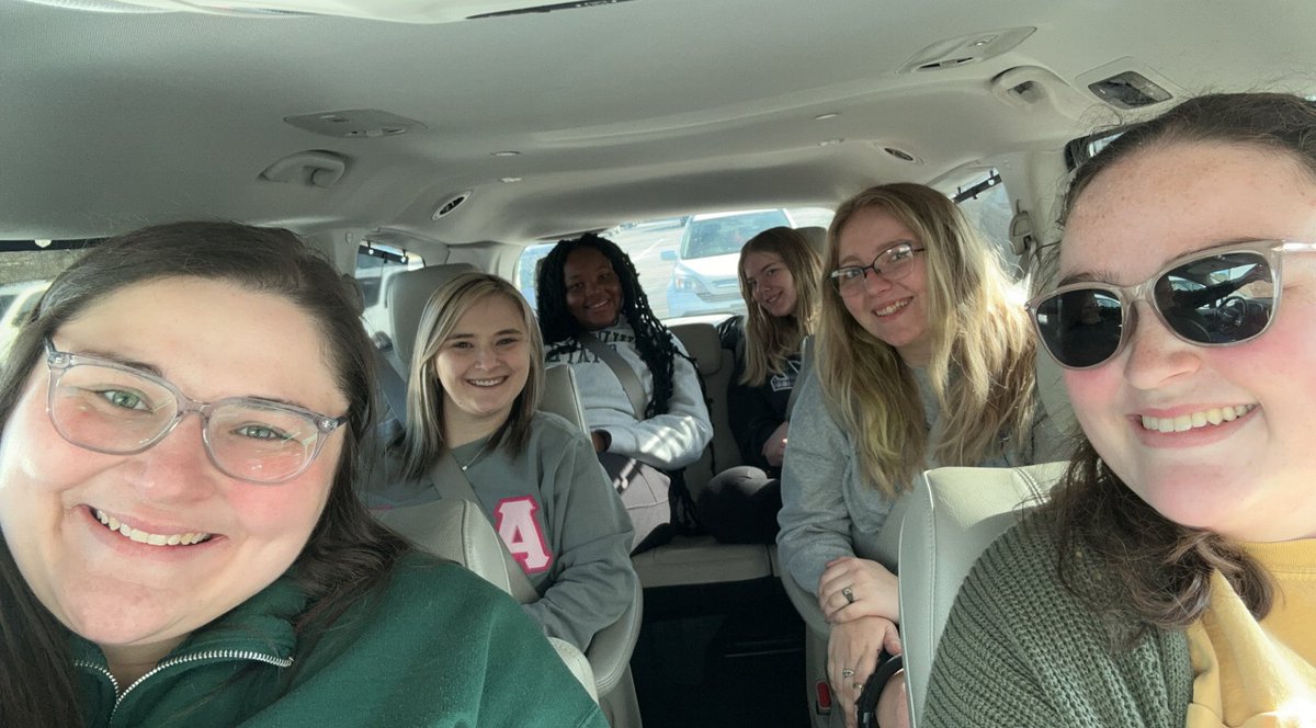 curry_41's tweet photo. Had the best time with @wsu_fsc at @TeamAFLV this weekend!! Can’t wait to spend this year working with these student leaders 💚🤘🏻 #RaiderUp https://t.co/YiWiO7T59z