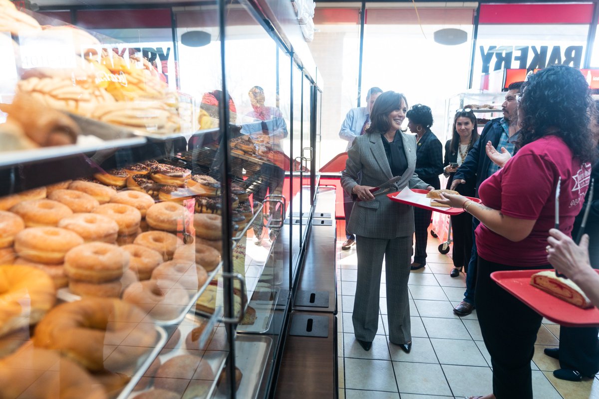 VP46Archive's tweet image. Small business owners are not only business leaders – they're community leaders, civic leaders, and role models. When our small business owners succeed, America succeeds.