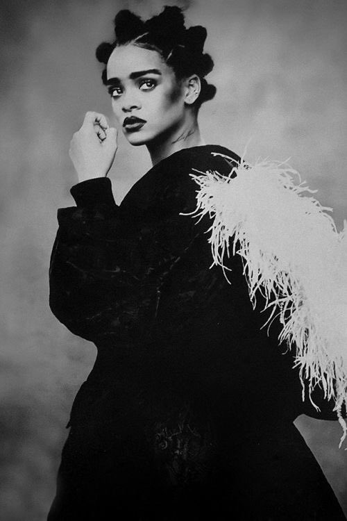 SadaCollective's tweet photo. Rihanna captured by Paolo Roversi https://t.co/NBYHw4E3Cw