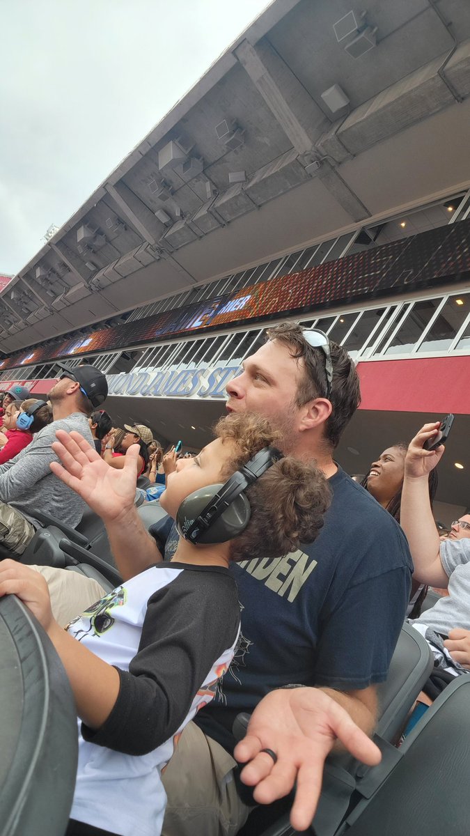 notfunkyyknuf's tweet photo. #monsterjam #Tampa #unclefunk https://t.co/NhAODZdLzB