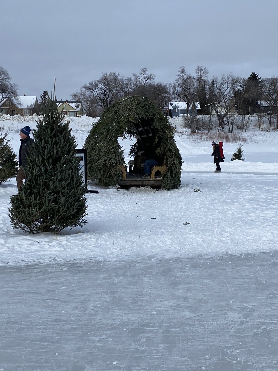 Cathwho's tweet image. Checking out the annual Ironman Curling Bonspiel and the last leg of the river trail. #Winterpeg #RedRiver #curling #skating #walking 🥌⛸️🚶‍♀️