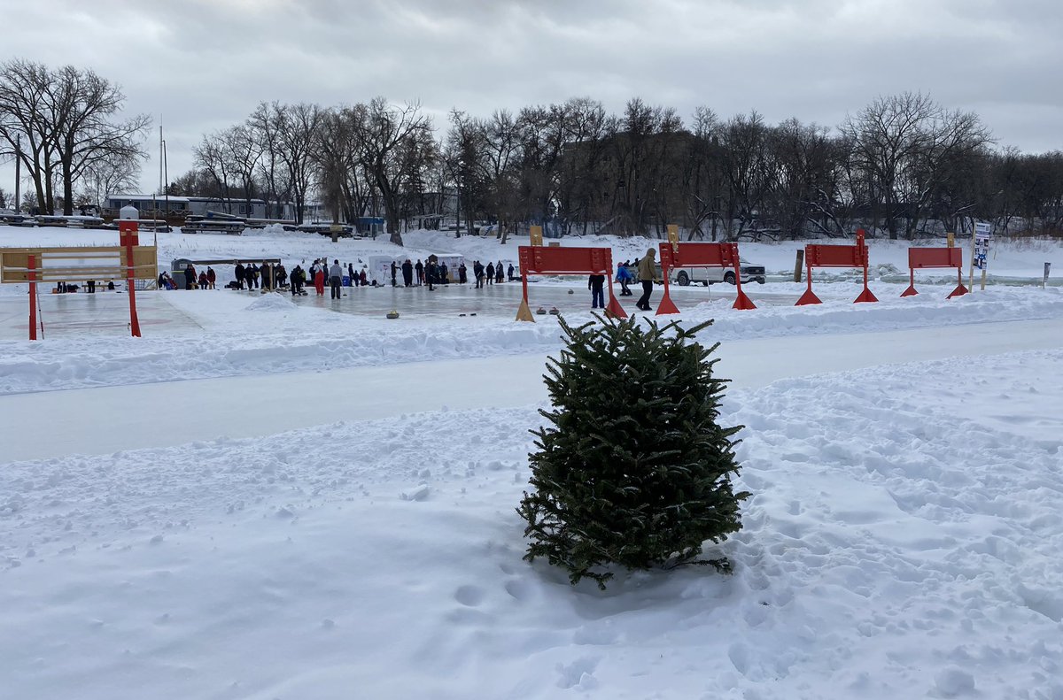 Cathwho's tweet image. Checking out the annual Ironman Curling Bonspiel and the last leg of the river trail. #Winterpeg #RedRiver #curling #skating #walking 🥌⛸️🚶‍♀️