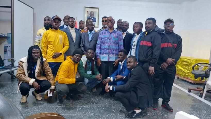 David177818399's tweet photo. https://t.co/TfAB4VPEaj
Please click on the link above 👆 to Watch the full video of the Ghanaian Ambassador Dr. Samuel Adotey Anum send off in #Libya. 
#GhanaianInLibya #Ghana https://t.co/QbT5raqJ84