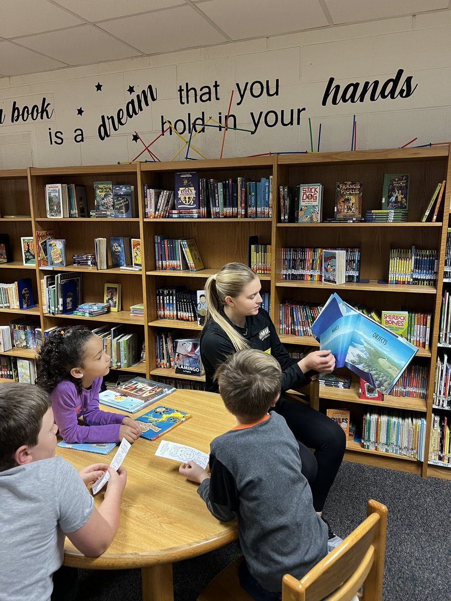 JMUSoftball's tweet photo. We enjoyed celebrating “World Read Aloud Week” at Ottobine Elementary several days this week by reading with students from various classrooms!!
📚📖🤓

@hannah_shiff_4 
@gracenewell_14 
@reed27butler 
Morgan Mesaros
@lisshumphrey 
@isabellefishman 
@rogerslexi25 

#GoDukes https://t.co/u5Qu2Ad6Tl