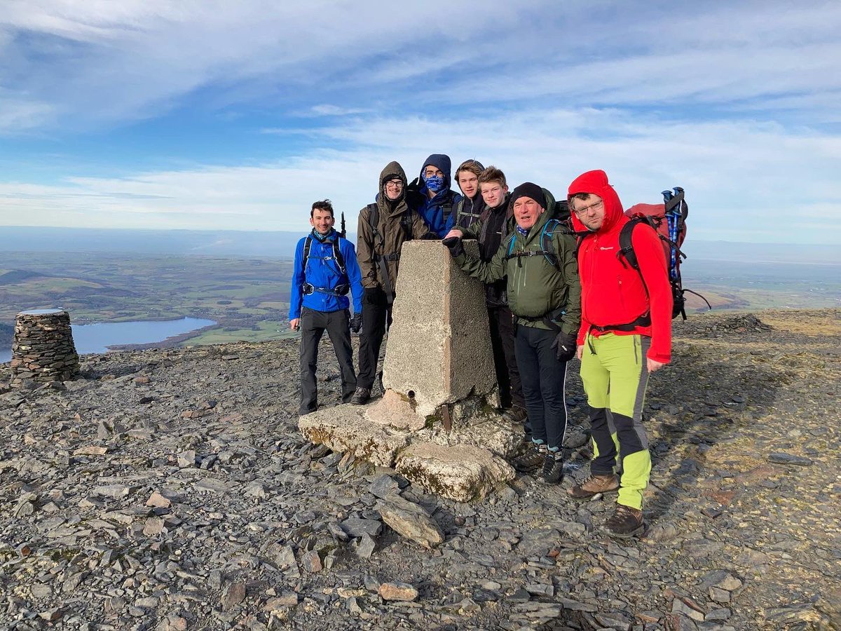 centurionsesu's tweet photo. Our weekend ESMATeers on Skiddaw (931m) and Skiddaw Little Man (865m). Well done! Thanks for hosting us ESMAT. #essexscouts #ukscouting #scouts https://t.co/sANx3vRvvR