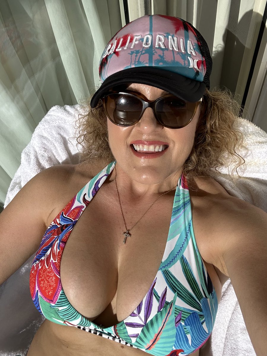 Casey Nezhoda on A&E on Twitter: "#sunbathing from our room balcony!! ☀️We love it here in #