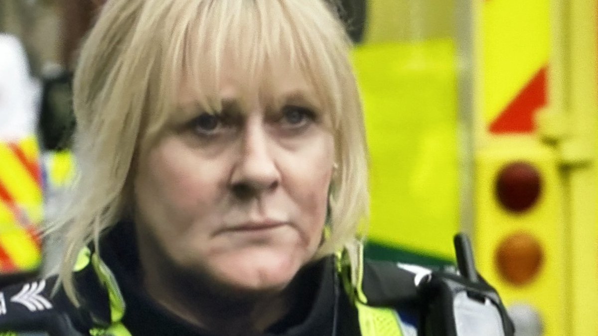 #HappyValley . Without doubt that was the best finale scene I've seen. #SarahLancashire and #JamesNorton were incredible