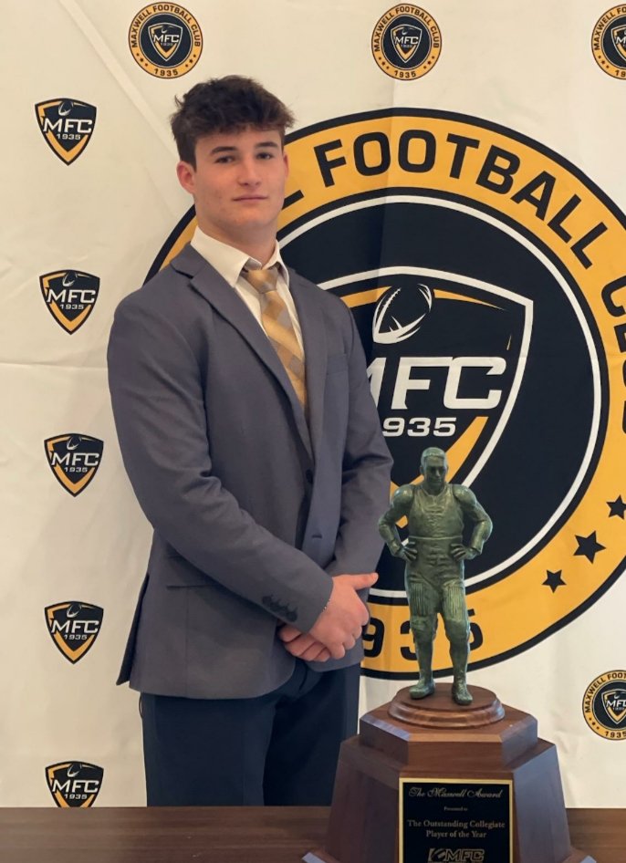 FootballMonty's tweet photo. 🚨 Congrats to @GavinGuidette on being recognized as a Mini Maxwell Award winner with other outstanding 🏈 players out of NJ, PA and DE today‼ He is a University of Rochester bound 🏈 player‼
#TrustAttitudeGrind @PrincipalPino @MHSCougarSports @CZoffinger @UofRFootball https://t.co/sSdcvQ53Gp