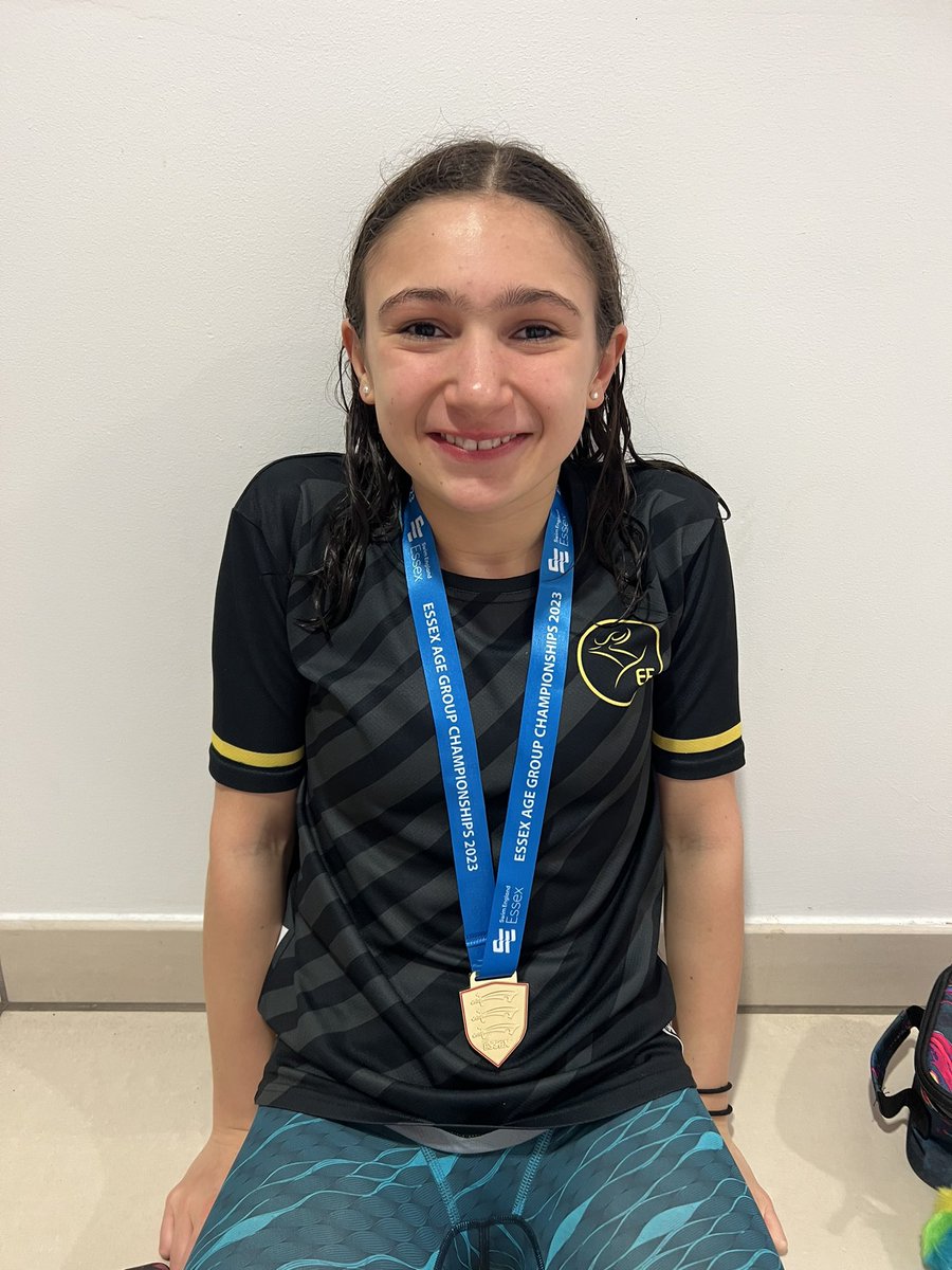 louzolfi's tweet photo. Day 2 of Essex County Champs and another 🥇for 50m free against tough competition plus 4th in 400m IM and 5th in 200m back. 🤩 @EppingForestSC 💛🖤 https://t.co/nKuXN0S0Zn