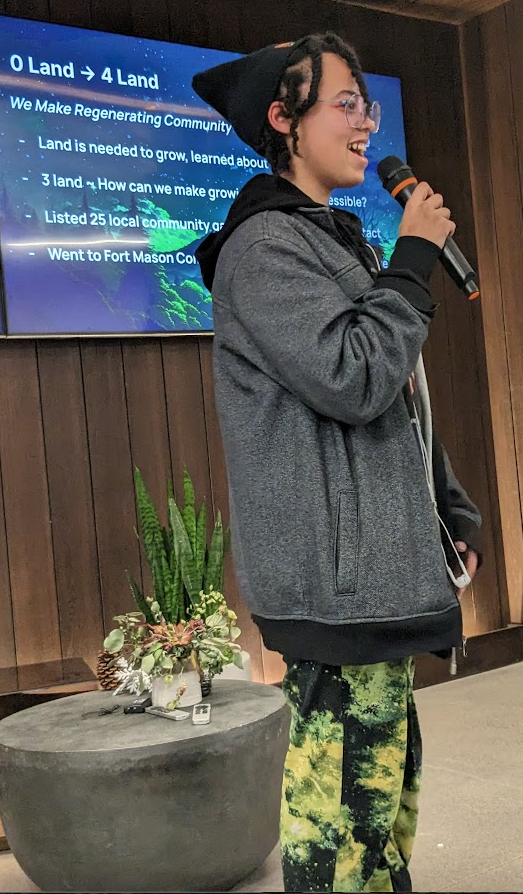 schwentker's tweet photo. .@esther_vibes presents @EcoChamberDAO
Making regenerating community gardens easy
* Several people offered arable land
* Designing CSA model for community farming initiative
@_buildspace #nws2 https://t.co/fVQ8x8q27E
