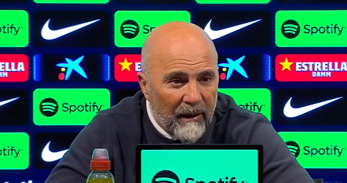 elchiringuitotv's tweet photo. 🔴🎙️SAMPAOLI ELOGIA al BARÇA:

🙌 "Es un equipo que está por encima de todos tanto en puntos como en juego".

1⃣ "Va a ser difícil que algún equipo le pueda alcanzar si mantiene este nivel".

#LaLigaSantander https://t.co/mv2pA3QIGK