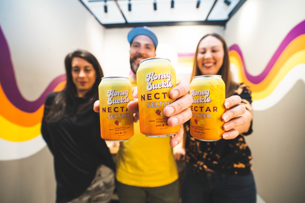 HoneySuckleHTX's tweet photo. Nectar Seltzer is good times &amp; happy vibes 

#infuseddrinks #cannabisseltzer #thcdrinks #delta9seltzer https://t.co/5pVYtgloc3