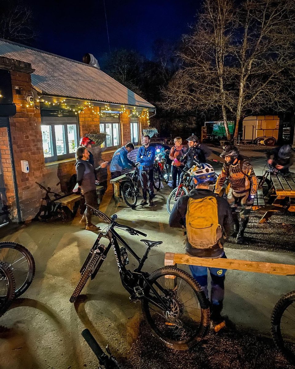 MagicshineL's tweet photo. Monthly shop ride with #monteer8000s.💕@fodmtb
#magicshine #monteer8000s
#emtb #emtbuk #itsyouonlyfaster #mtb #gopro #ukmtb #bike #mtblife #mudhugger #ridemoremtb #gopromtb #totalmtb #ebikelife #mtbphotos #mtbtrail #mtblove #mtblife https://t.co/UMXcqVRfdk