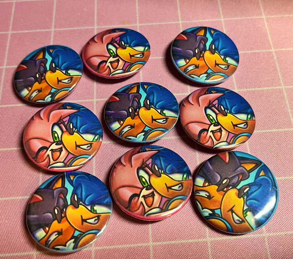 TheChaosSpirit's tweet photo. 🛍️ Now open for business again!

Every 5 dollars spent earns you a free button! 💙❤️🖤

link below ⬇️⬇️ https://t.co/q9RcAzJLgv