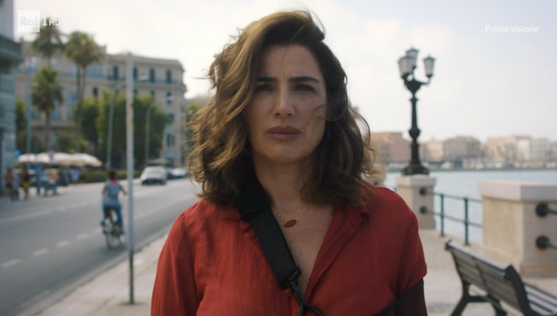 Cinguetterai's tweet image. Luisa Ranieri sta benissimo castana, mora, bionda, rossa e anche con addosso una busta della spazzatura.
Sabato farà crollare il palco di #Sanremo2023. 

 #LolitaLobosco2 #LeIndaginiDiLolitaLobosco #LolitaLobosco