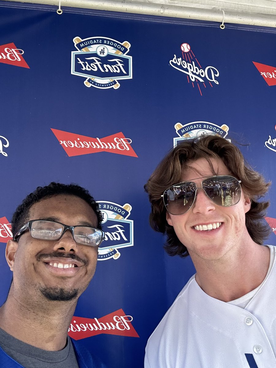 berrydream11's tweet photo. @SportsNetLA #DodgersFF https://t.co/NhrhzPl8H7