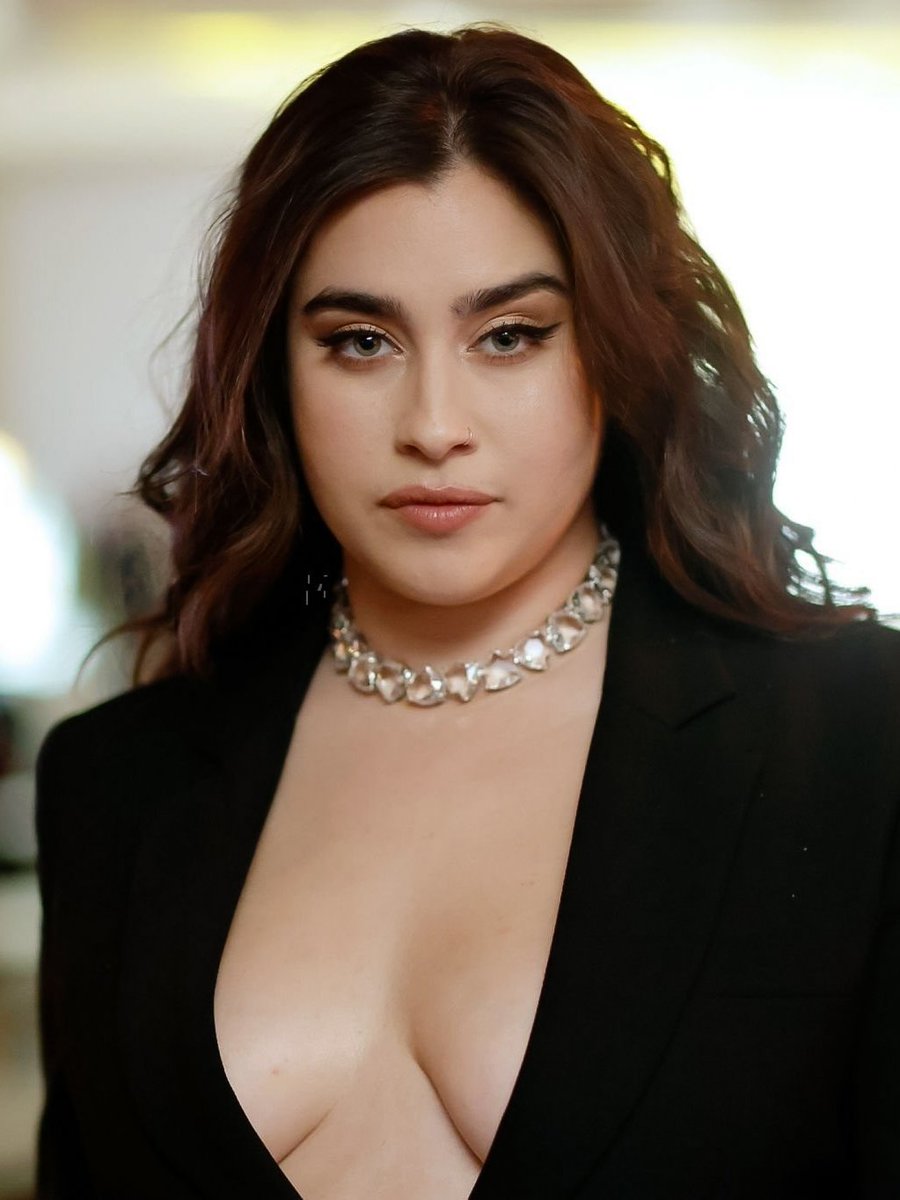 powerlaurenpics's tweet photo. ladies and gentlemen, lauren jauregui. https://t.co/E5YUR5Gl8T