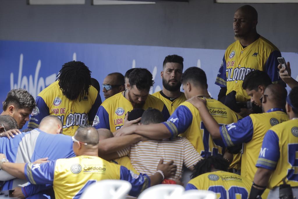 Beisbolvaquero's tweet photo. 🔽1️⃣3️⃣| ¡VICTORIA VAQUERA!

Sacamos el 3er out y nos llevamos un importante, luchado y merecido triunfo sobre Curazao.

PG: Carlos Mario Díaz
PP: Cerilio Soleana
JS: Jay Peralta

Final
#VAQ 🇨🇴 6 - 4 #CUR 🇨🇼

#SomosColombia | #PorNuestraTierra | Ⓜ️🇨🇴💙 https://t.co/9ZsqShofZt