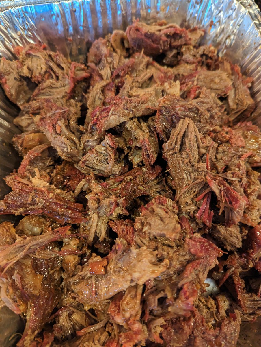 BbqMitten's tweet photo. Pulled Beef, https://t.co/tQwWrErFeB follow this. It was great and a do again. https://t.co/dILTMan6Lg @HowToBBQRight @BluesBBQNY #beef #pulledbeef #bbq #food #michiganbbq #grilling @thisgrilllife @ignitegrilling @GoBigorGoBBQ1 @LetsdothisBBQ @MessyQ_BBQ @thespicygnome https://t.co/j3r9n2K6ts