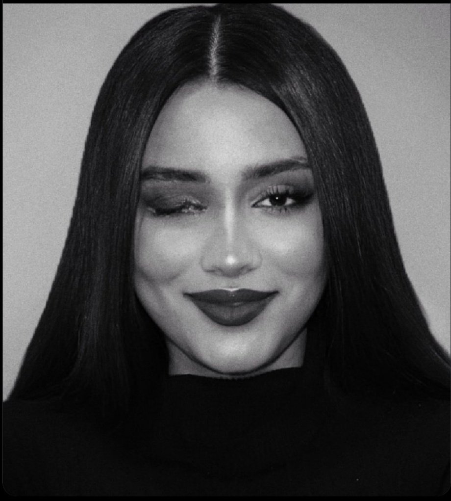 بیاید نفری یک عکس از کشته شده ها، مجروح شده یا بازداشتی های راه آزادی رو منشن کنیم، تا یادمون نره چند نفر از‌نا از زندگی عادیشون زدن سر این راه

#مهسا_امینی 
#یادمون_نمیره