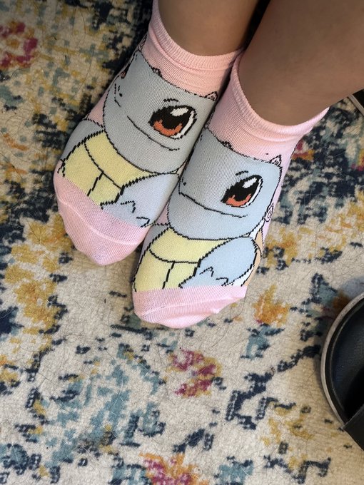 Squirtle socks since I learned how to squirt recently https://t.co/XmQW9G83Du