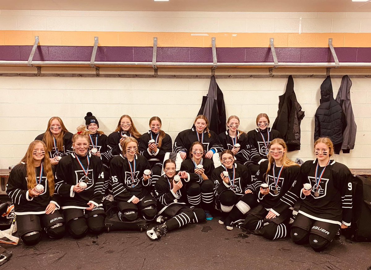 AA U15 Tripen Females supporting Special Olympics with their Tim Hortons Donuts. #classact #femalehockeyrules @HkyNL