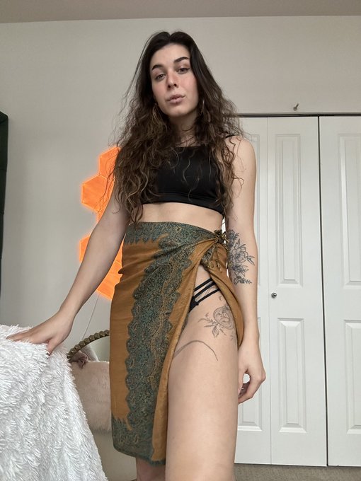 Prepping for surgery this week 🥺 if ya wanna make me less anxious sub to my OF plus then you can see