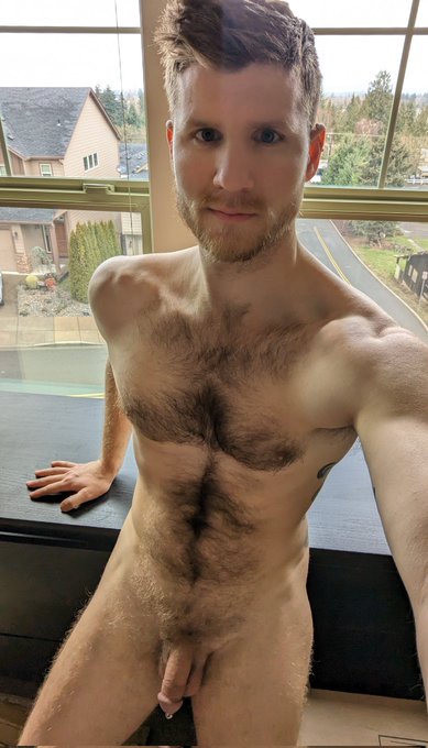 Helped a friend move, the new place has a nice view ?#gays #gaycock #gayotter #gayhairy #gayexhib https://t
