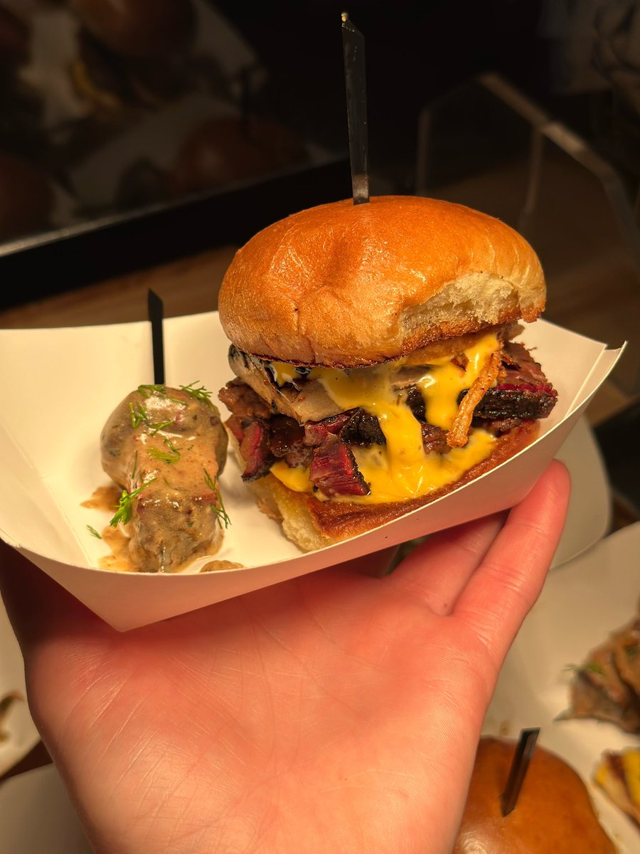 Scott's Kitchen and Catering at Hangar 29 tweet media